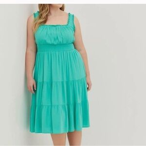 NWOT Torrid Smocked Waist
Tiered Midi Dress - Crinkle Gauze Aqua Green